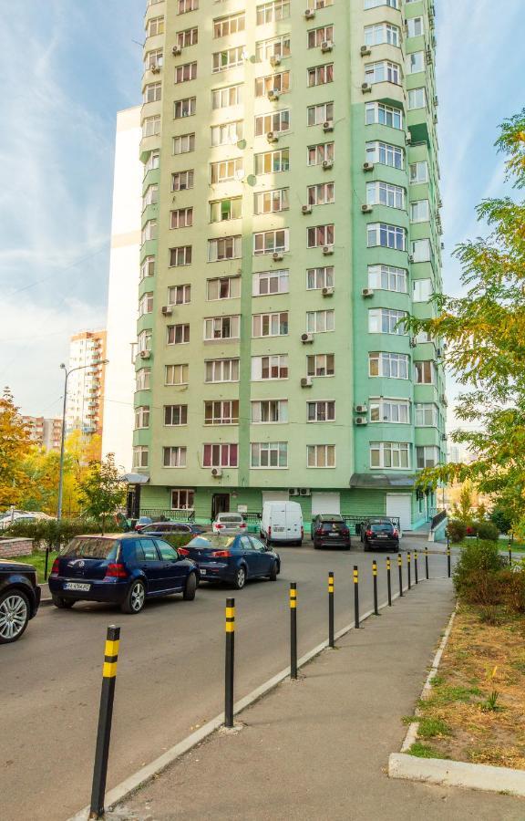 Квартиры По Улице Феодосийская, 1-А Kiev Luaran gambar